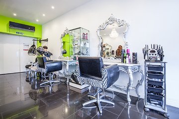 Ahsieks Hair & Beauty