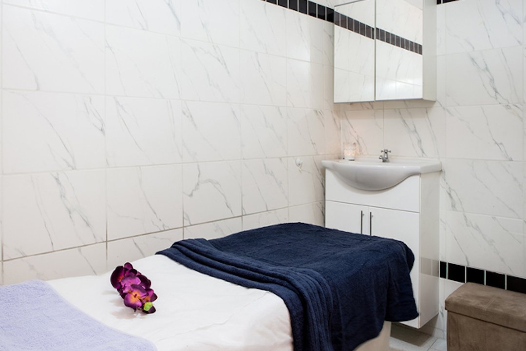 Pretty Beauty Salon - Brondesbury, Kilburn, London