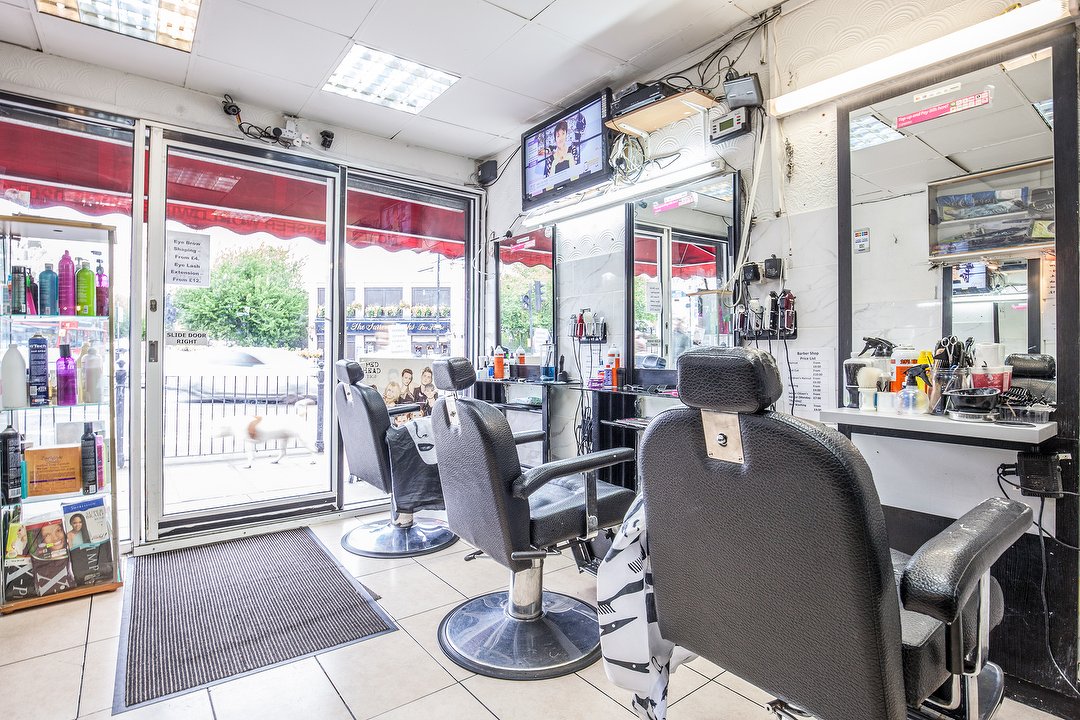 HarryLiz Barbershop, Rotherhithe, London