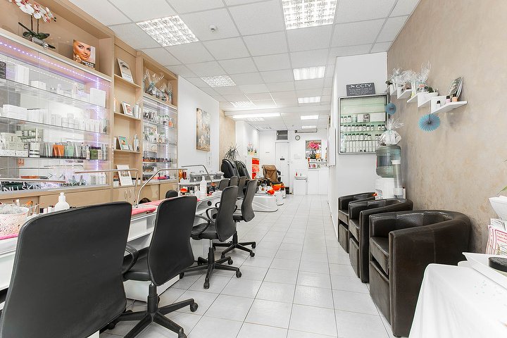 Beauty nail deals bar