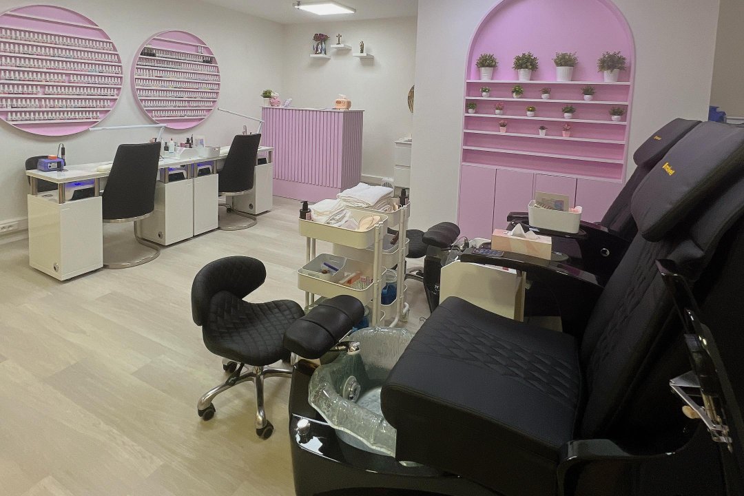 Loves Nails, Watermaal Centrum, Watermaal-Boosvorde