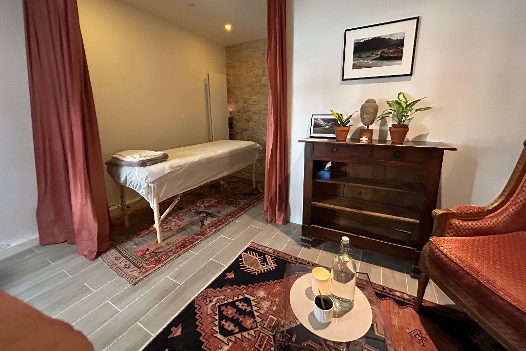 Maison tenzin ngodup, Quai de l'Hotel de Ville, Paris