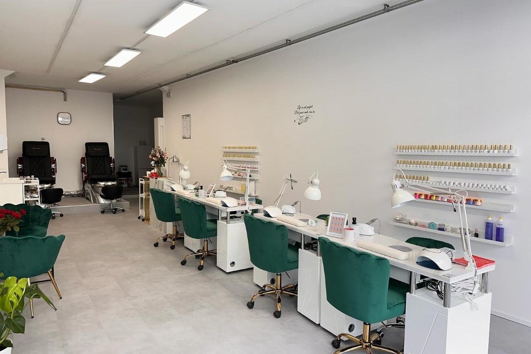 TL Nails Haarlem, Heiliglanden, Haarlem