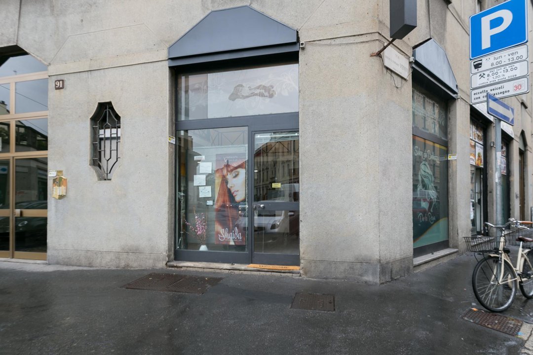 Salon de Bellezza De la Rosa, Metro Rovereto, Milano