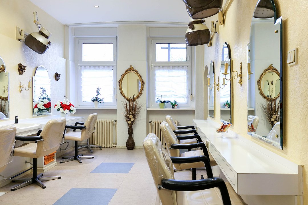 Gül Coiffeur Hair & Cosmetic - Germaniapromenade, Neukölln, Berlin