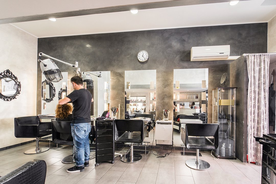 Mamma Mia che Capelli, Della Vittoria, Roma