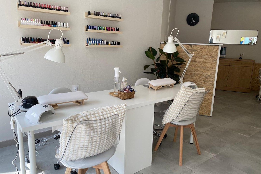 Illa Nails, Santa Margarida, A Coruña