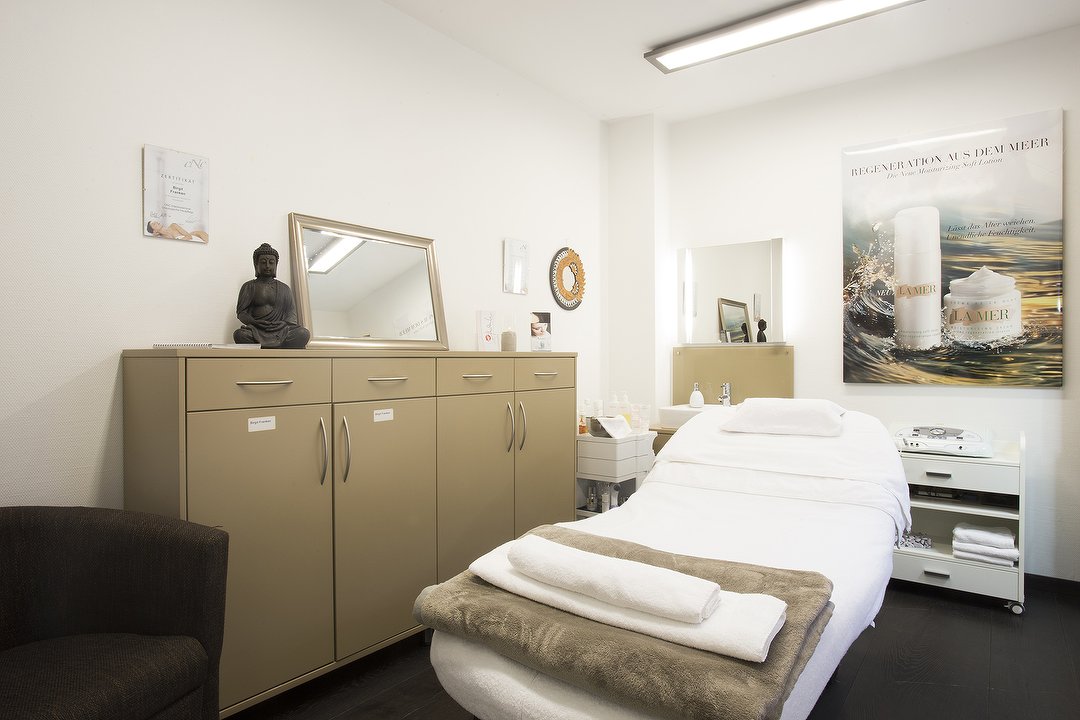 Kosmetik in der Stadtparfümerie Pieper, Stadtmitte, Düsseldorf