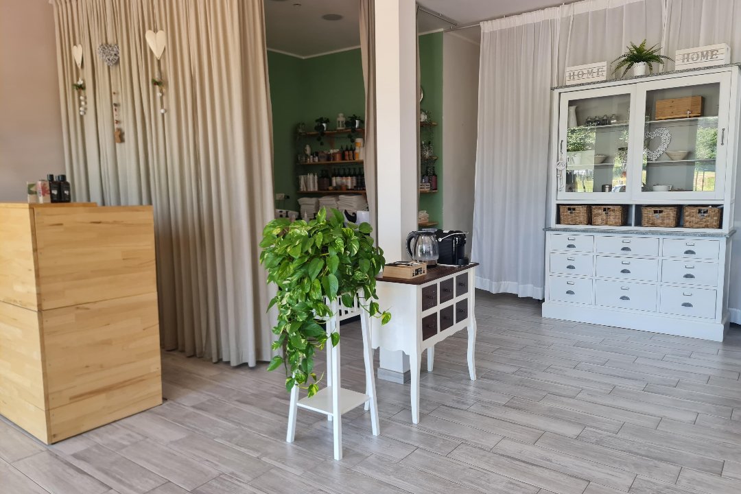 Gioja Holistic Salon, Infernetto, Roma
