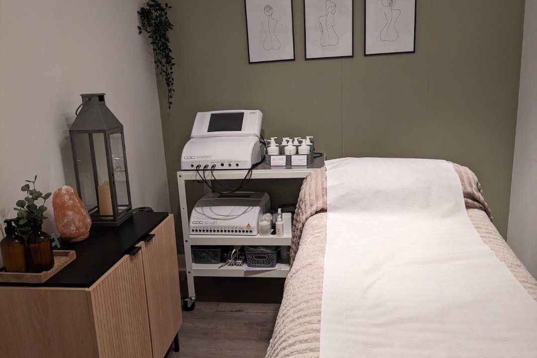 Dr Ails Smith Massage & Skin Specialist, Corstorphine, Edinburgh