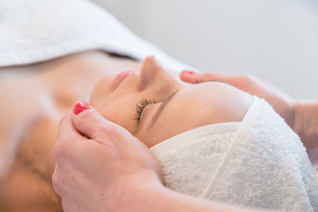 Lewis Beauty Home Studio, Salisbury