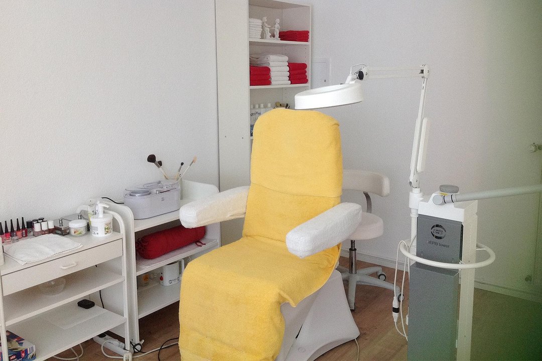 Kosmetik Studio Dellbrück-Holweide, Dellbrück, Köln