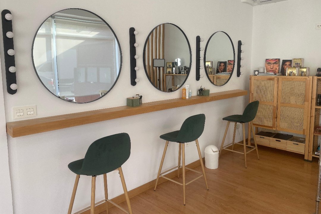Ziba Beauty, Elche
