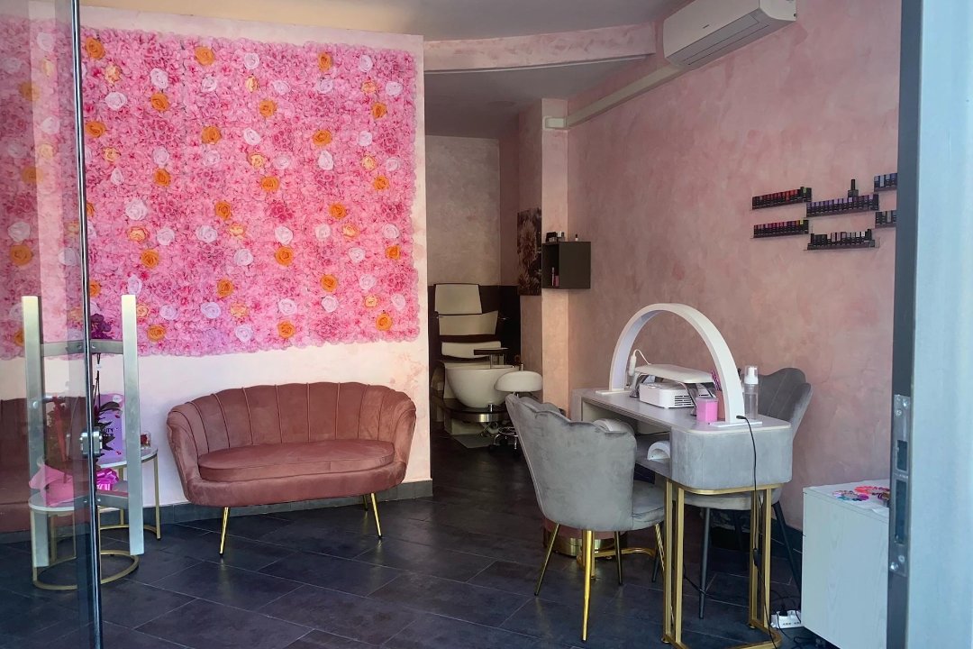 Glow Beauty Center, Casalotti di Boccea, Roma