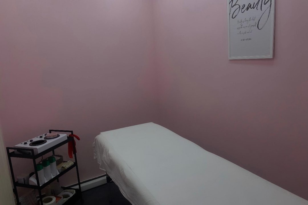 Glow Beauty Center, Casalotti di Boccea, Roma