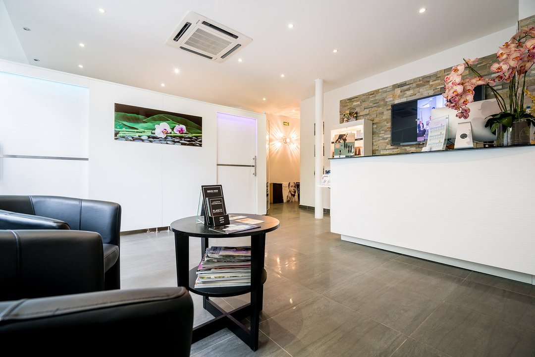 V by Victorine, Madeleine, Paris