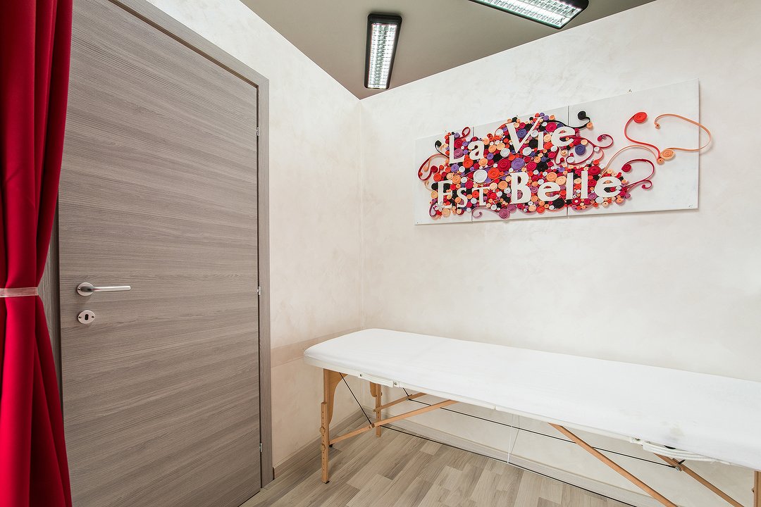 La Vie Est Belle Tiburtina, Casal Bruciato, Roma