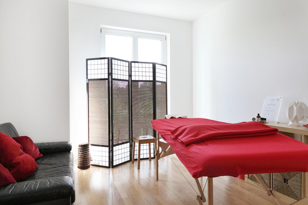 Massage by David Elge, Mitte, Berlin