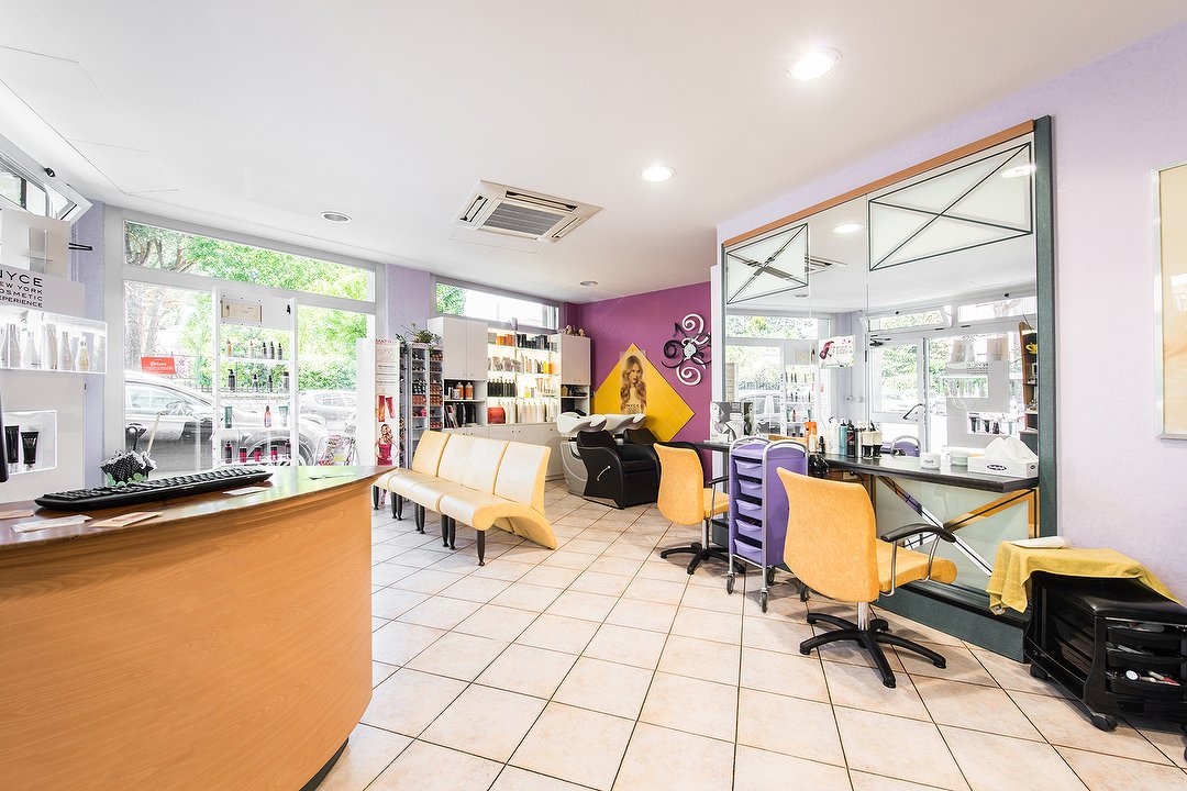 New Look di Liberati Maria Grazia, Nuovo Salario, Roma