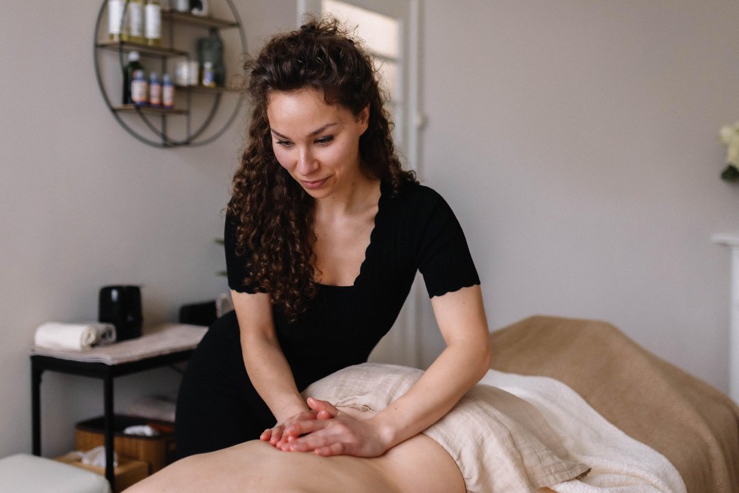 Reconnect Massage, Bomen- en Bloemenbuurt, Den Haag