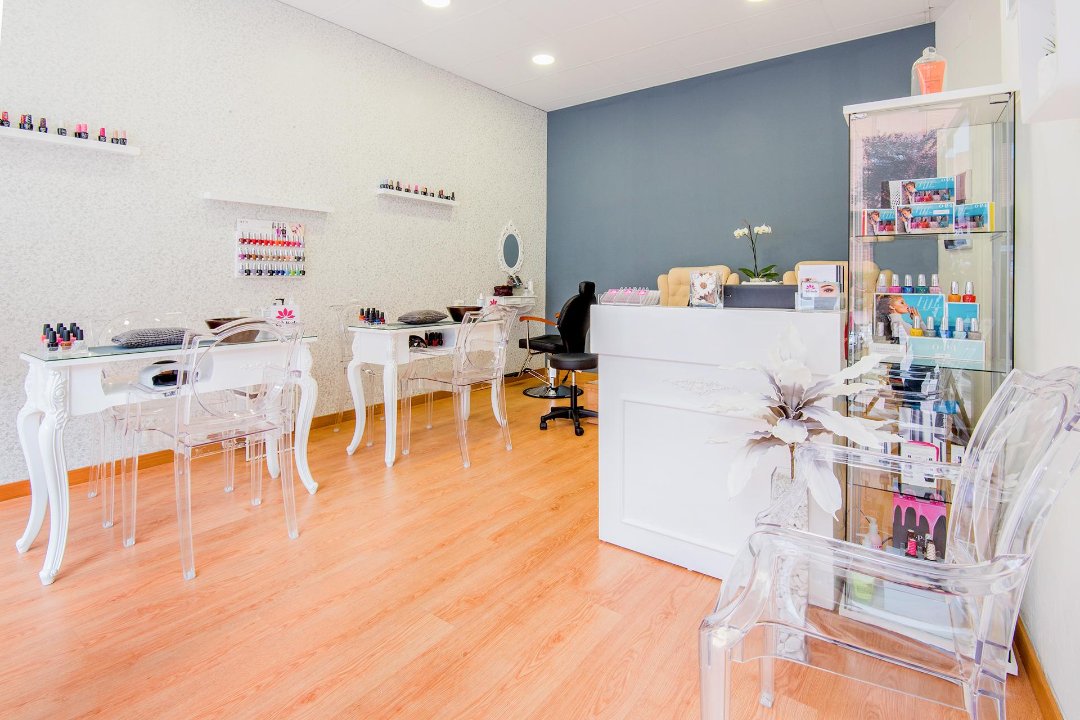 Yeli Nails Uñas y Mirada, Distrito Centro, Comunidad de Madrid