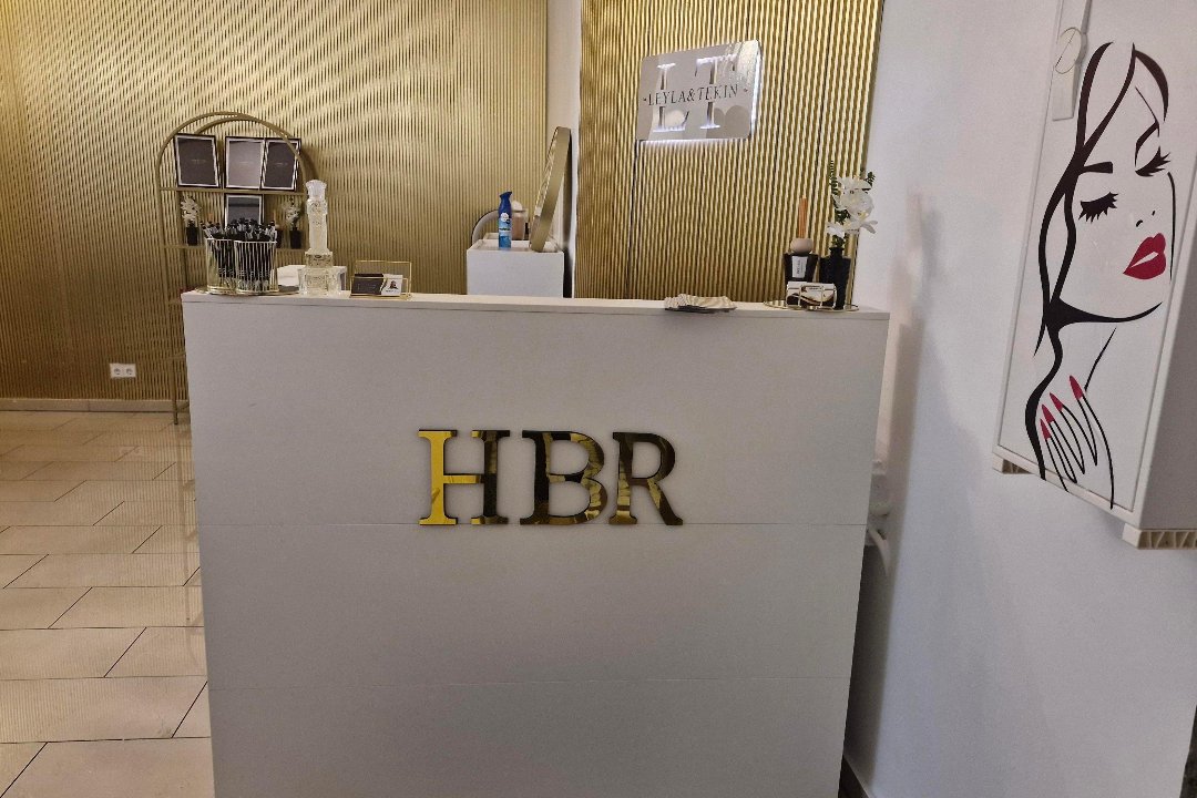 Hair Beauty Roselin, Zionskirchplatz, Berlin