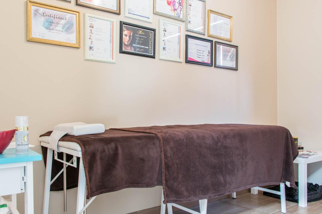Julia Rouge Nails & Beauty, Ingelmunster, West-Vlaanderen
