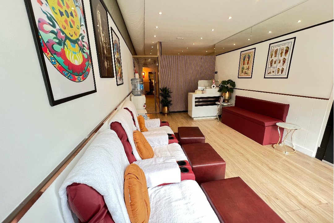 Tibetan wellness massage De Pijp, Albert Cuypstraat, Amsterdam