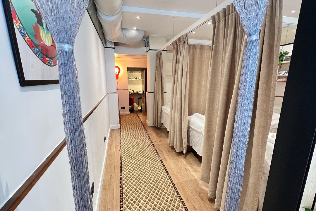 Tibetan wellness massage De Pijp, Albert Cuypstraat, Amsterdam