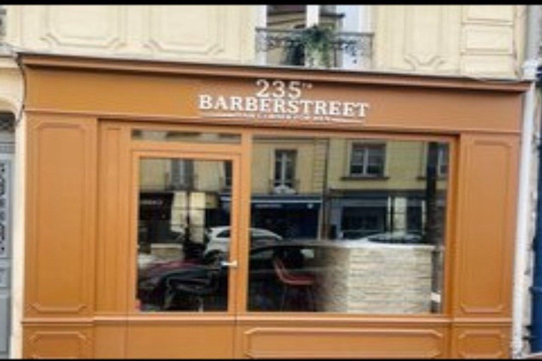 235th Barberstreet, Versailles