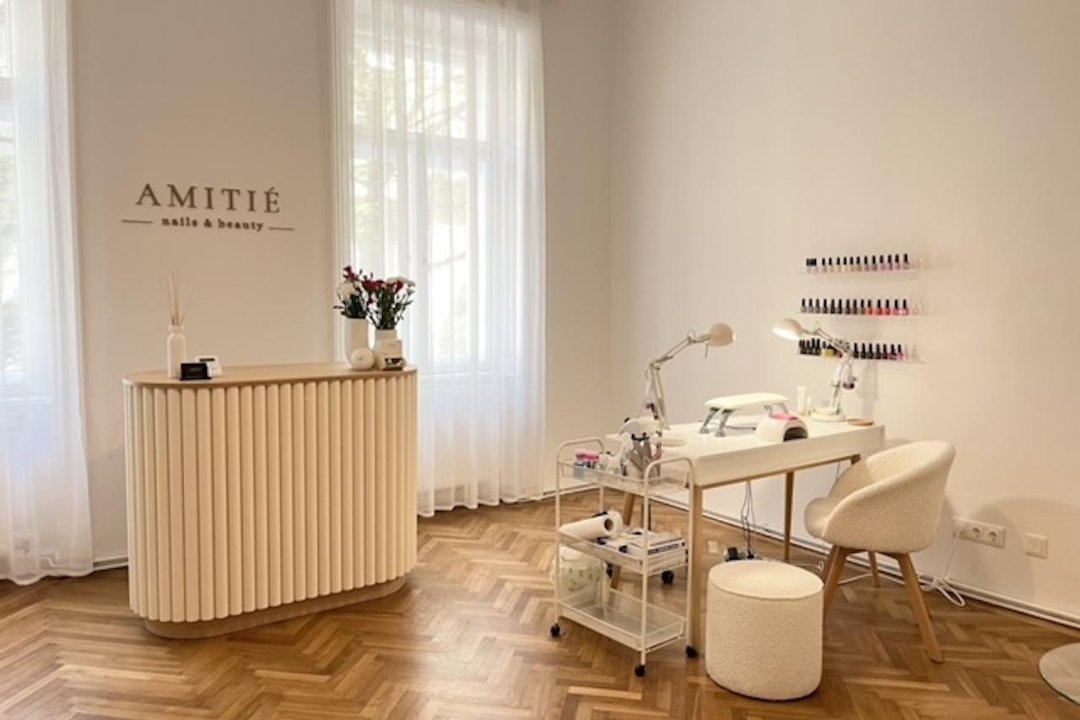 Amitié Nails and Beauty, Kardinal-Nagl-Platz, Wien