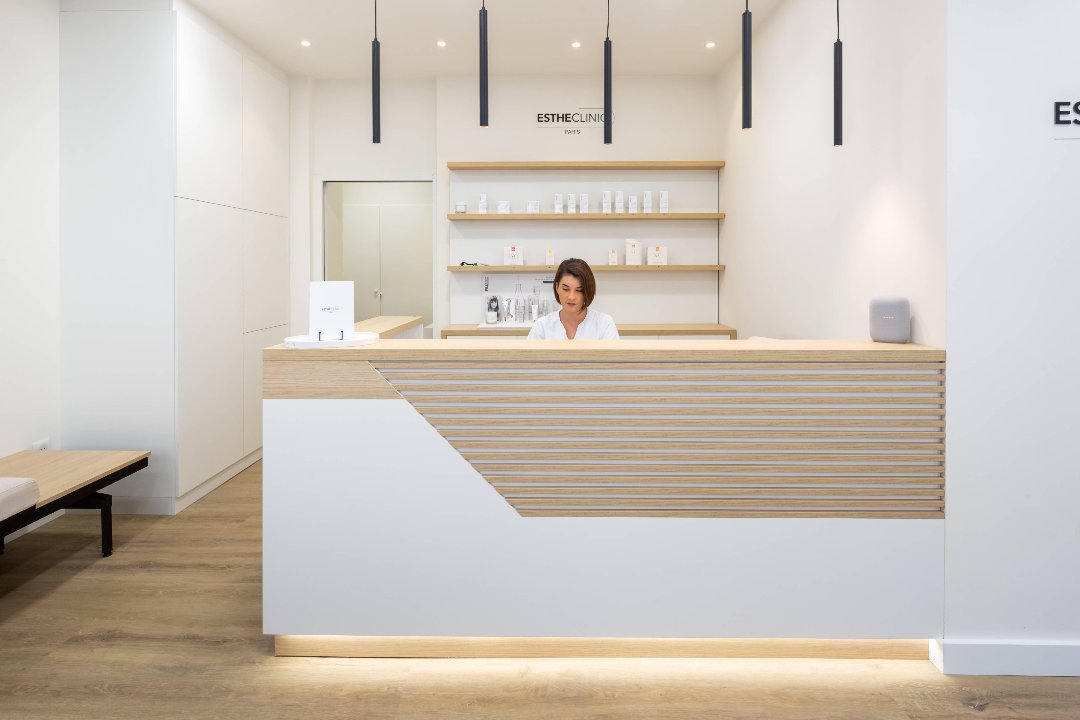 EstheClinic (Paris 16ème), Métro La Muette, Paris