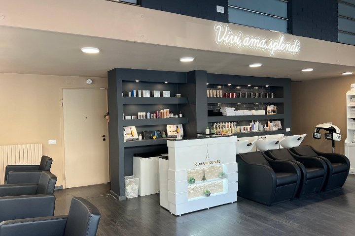 Coiffure de Paris by Italy Woman