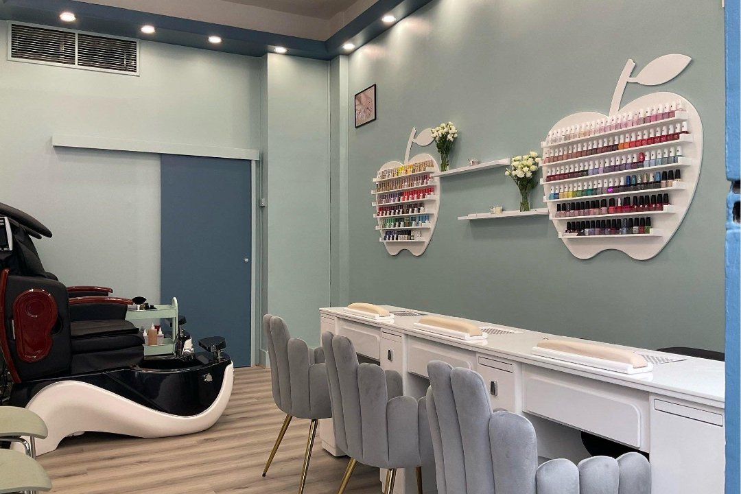 Miel Nails, Rue de Grenelle, Paris