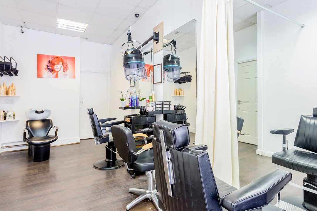 Yatana Hair & Beauty, Walworth road, London