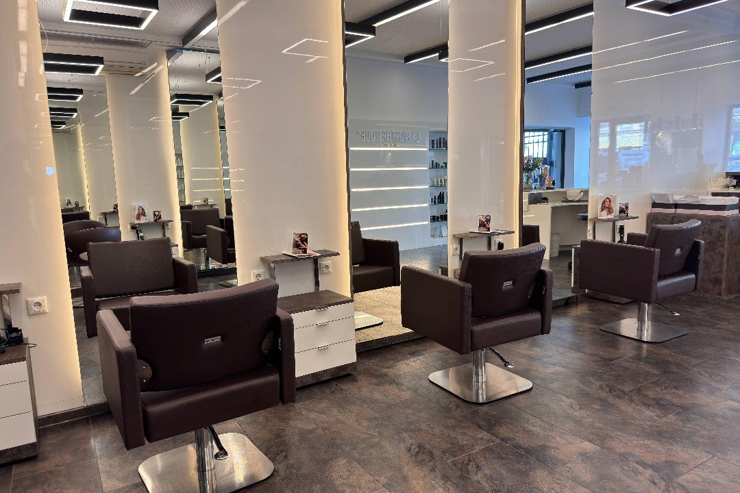 RIJA Hair & Beauty, Steyr