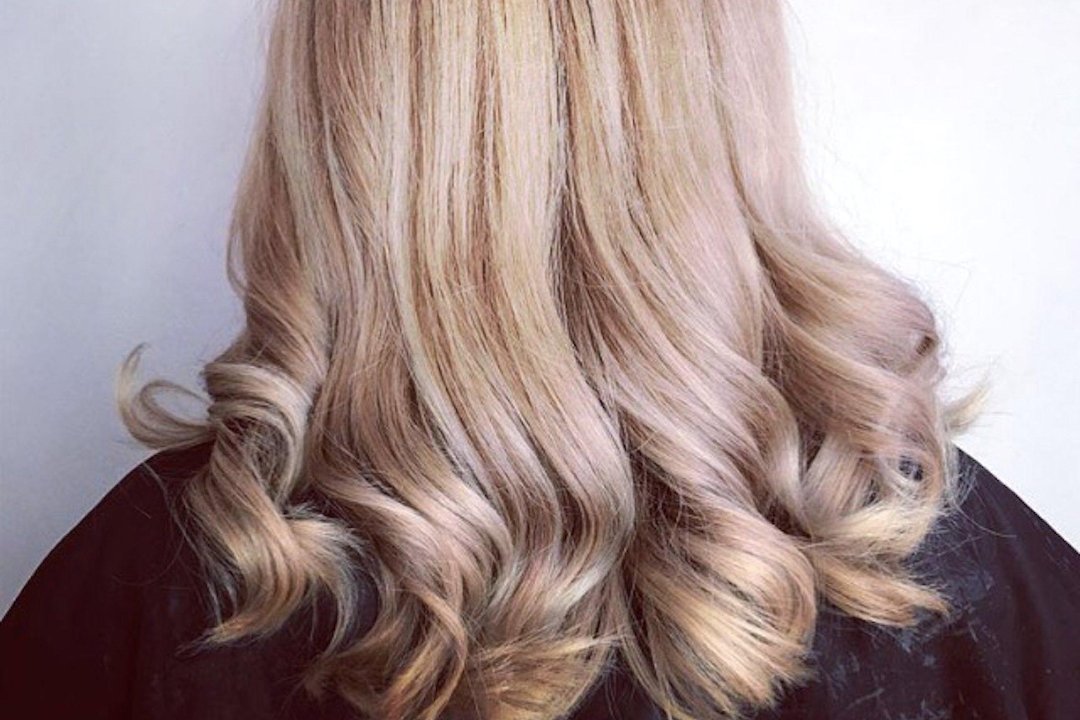 Versus Kosa Unisex Hair Studio, Finchley, London