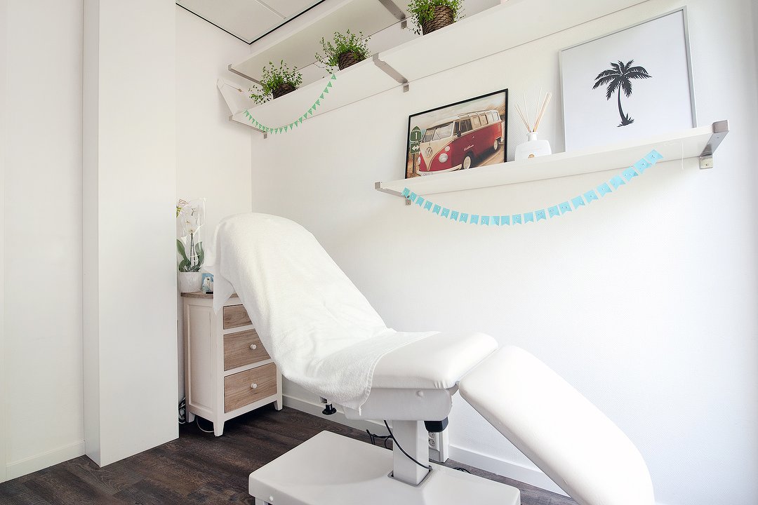 HILLS BRIGHT BEAUTY CENTRE, Hordijkerveld, Rotterdam