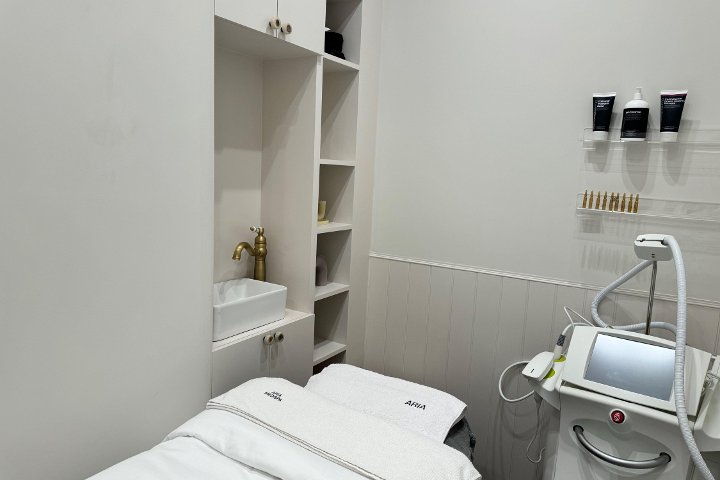 ARIA - Onglerie East Sheen - Photo de galerie - OneBooking