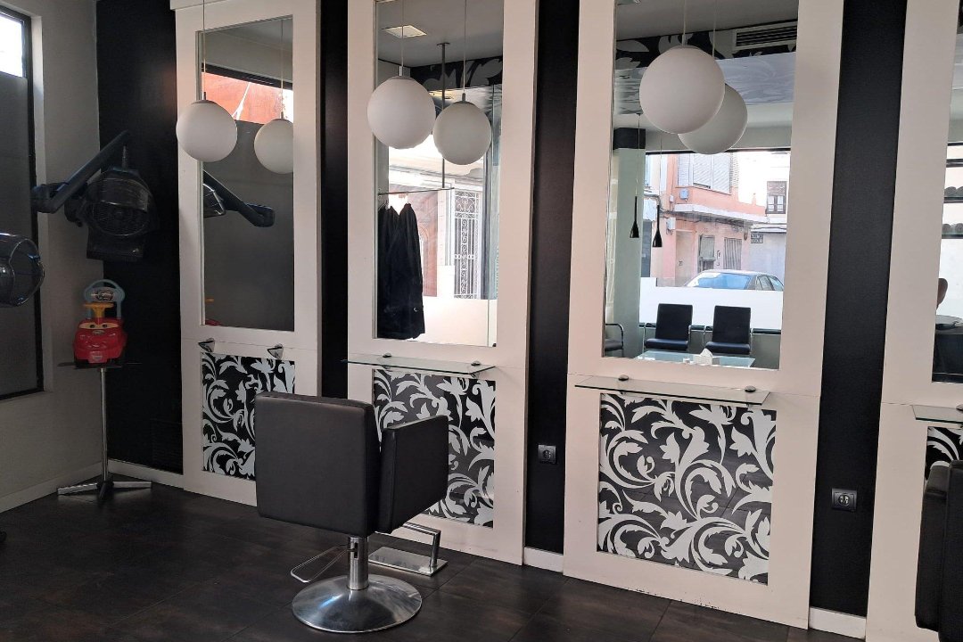 Laura Arosa Salón de Belleza, Comunidad de Valencia