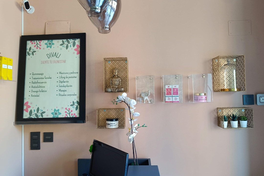 DIVALI MASSAGE & BEAUTY, Miraflores, Zaragoza