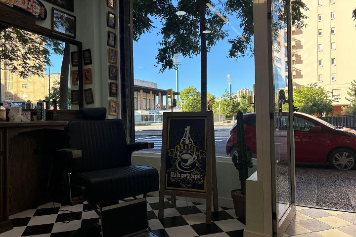 La Barbería del Tío Jorge - Romareda - Barbier Zaragoza - Photo de galerie - OneBooking