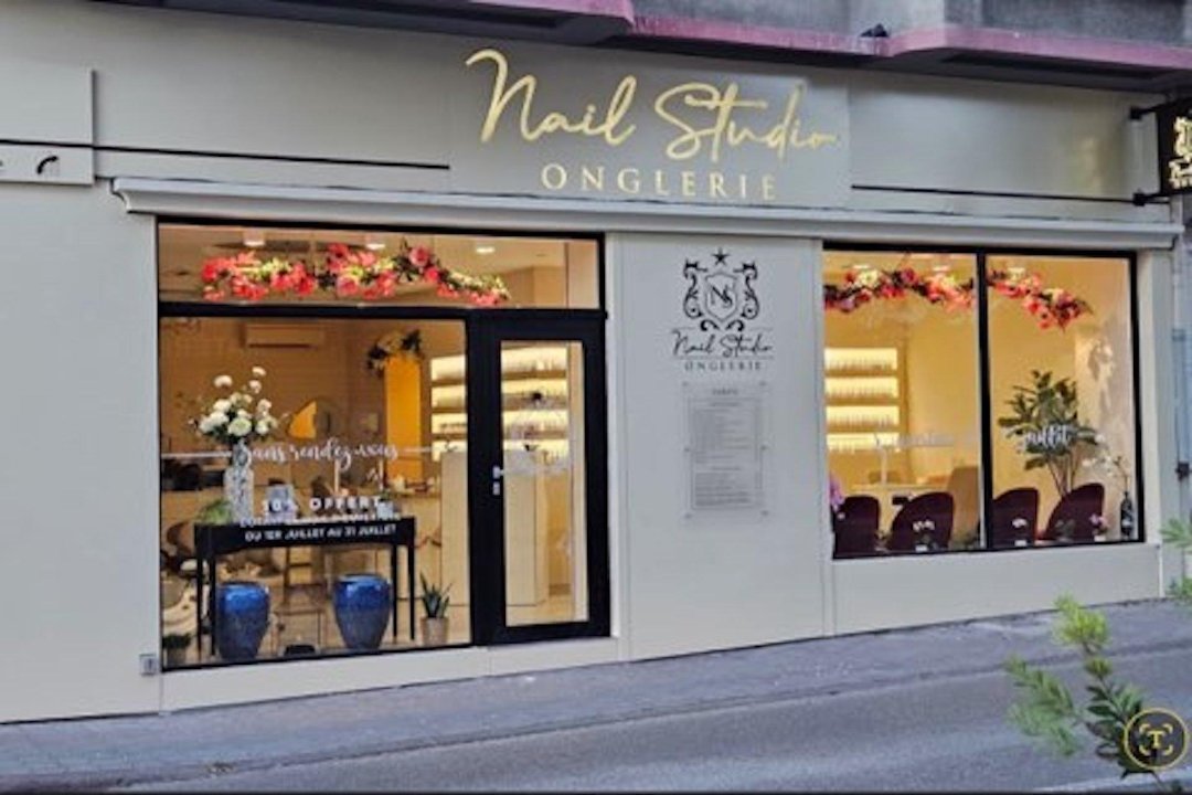 Nail studio, Manosque, Alpes-de-Haute-Provence