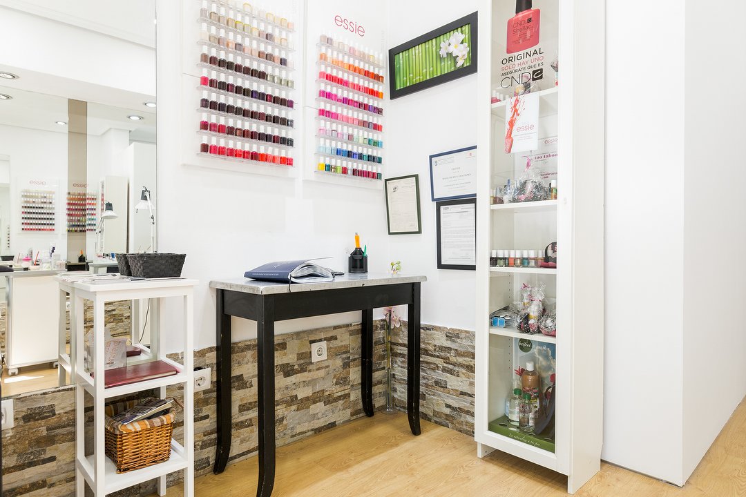 Uñas y Más, Palos de Moguer, Madrid