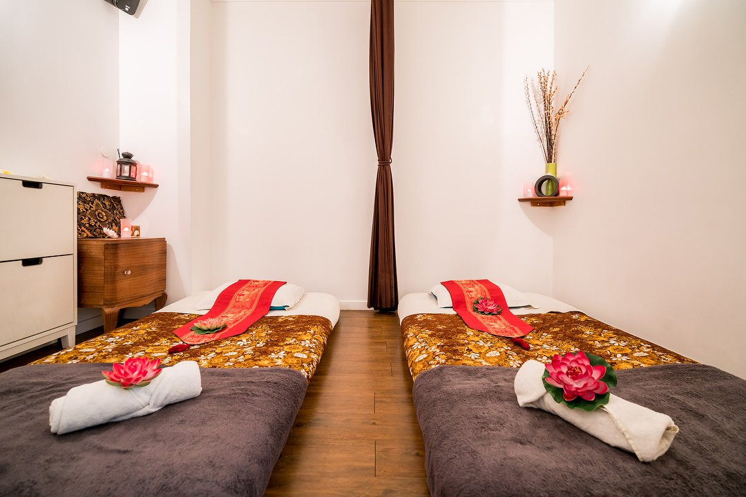 Wipha Massage, Parc Clichy-Batignolles, Paris