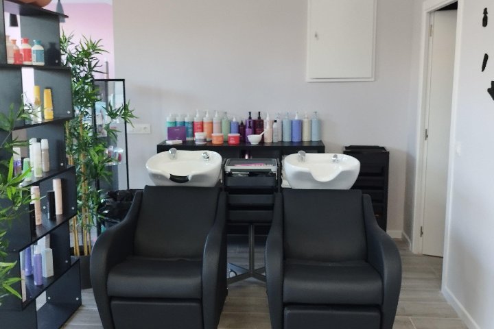 Glez Beauty Salon - Onglerie Local 2 - Photo de galerie - OneBooking