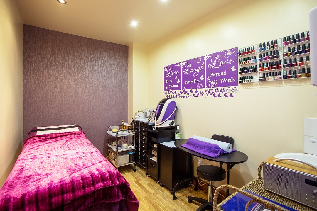 Escala Beauty, Bolton