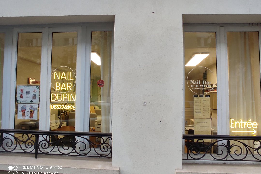 Dupin Nail Bar (depuis 2012) Ouvert Le Dimanche, Le Bon Marché, Paris