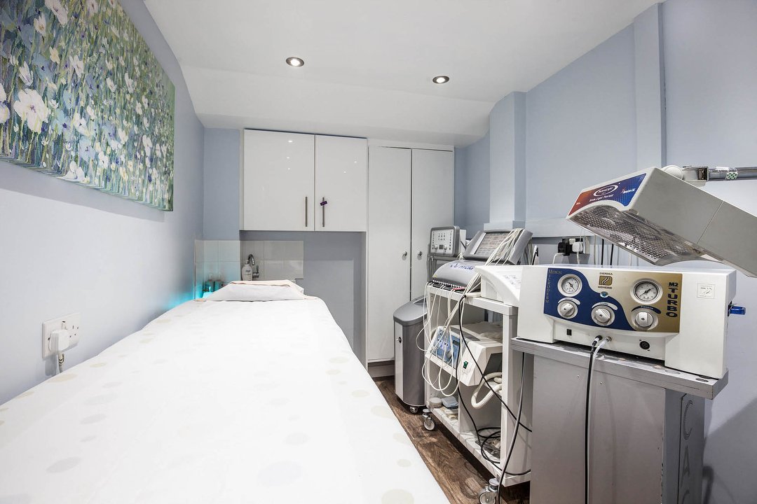 Chrisalyas Beauty Salon, Hammersmith and Fulham, London