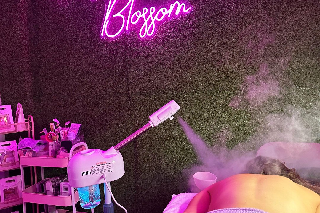 Inner Beauty Glow, Heron Quays, London